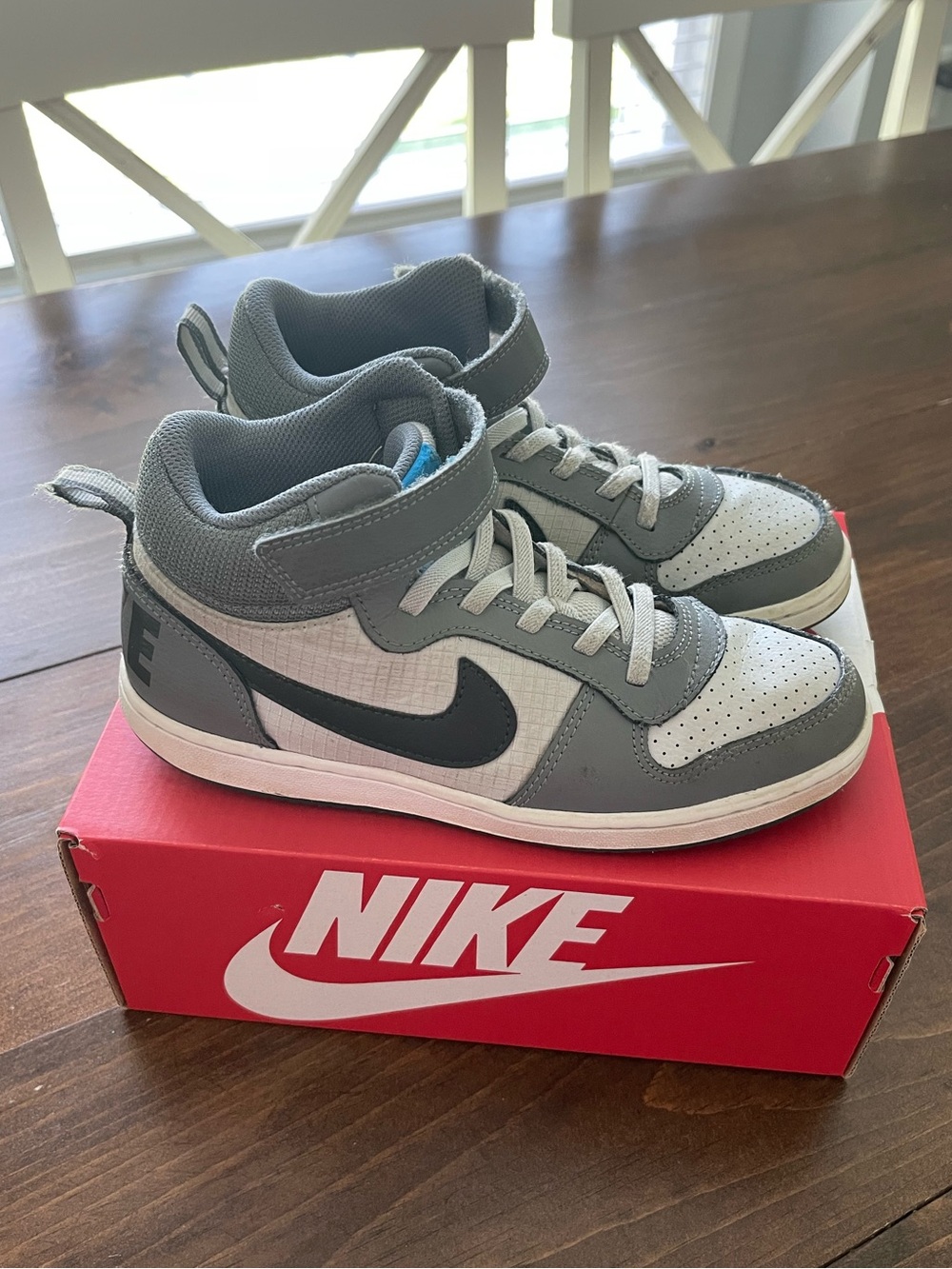 Boy’s Nike Court Borough Mid Shoes